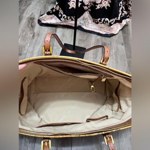 Alviero Tote Bag - Picture 5 of 6